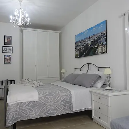 Maison Charlotte * Rom